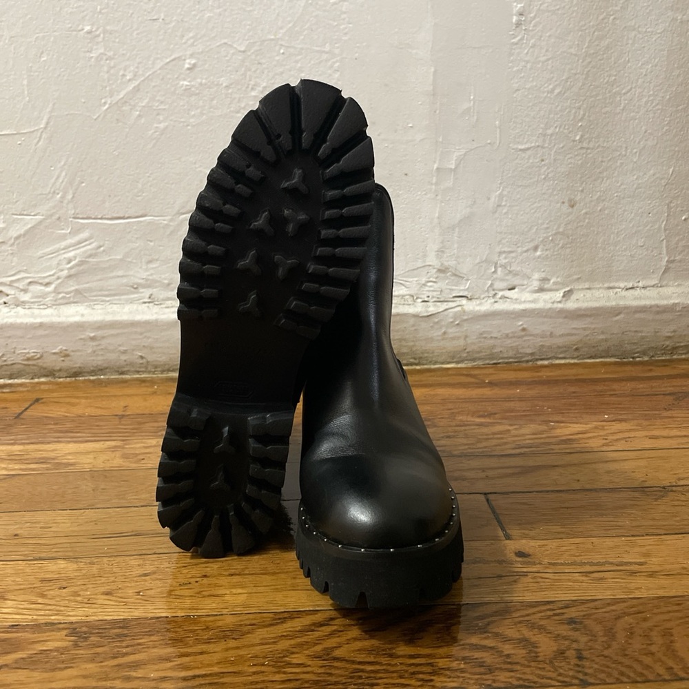 Freda Salvador Black Ankle Boots BAILEY STUDDED RAIN RESISTANT
BOOT